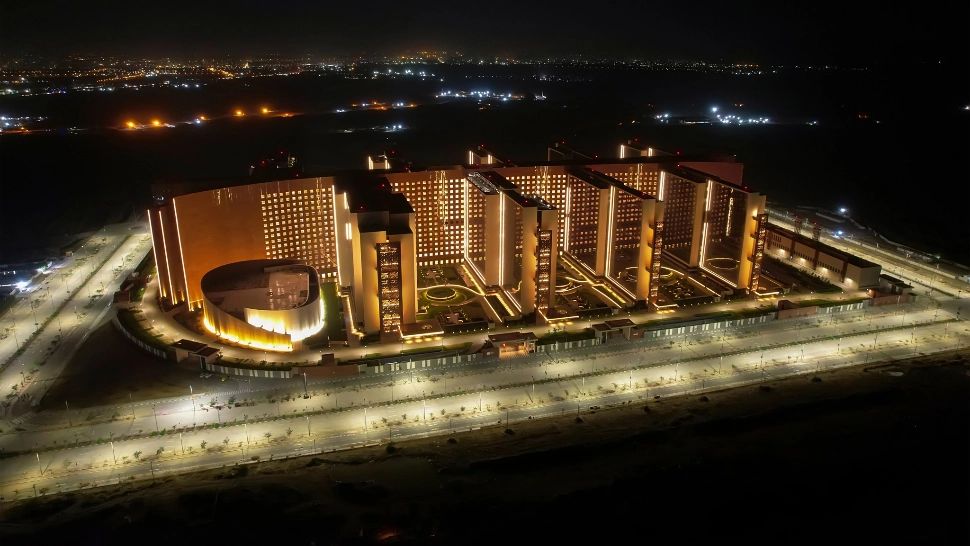 Pentagonul a pierdut titlul de cea mai mare clădire de birouri din lume. Cum arată noua minune din India?