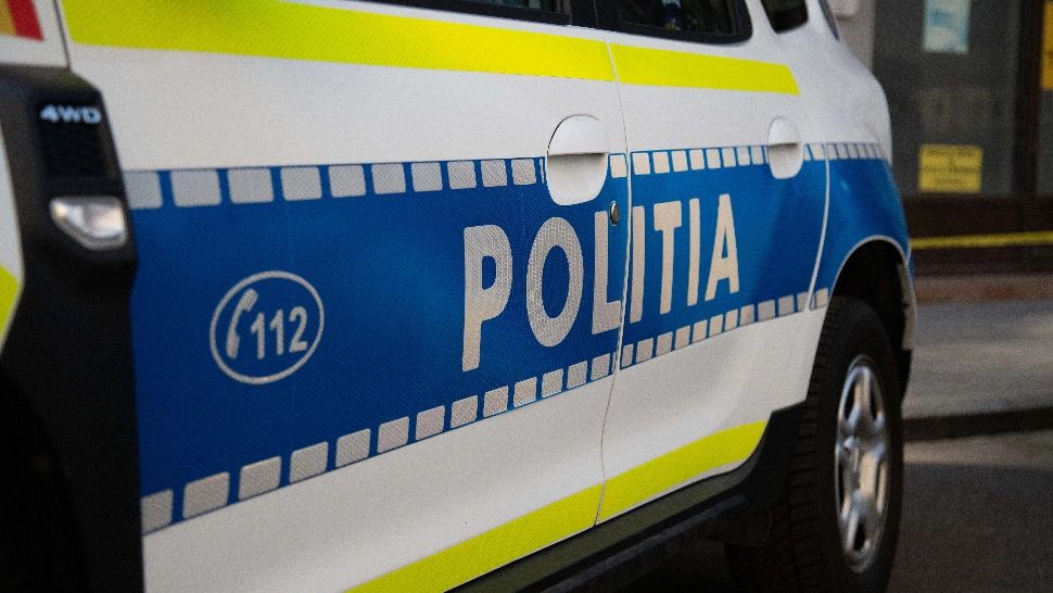 Detalii tulburătoare despre elevul olimpic de 16 ani care și-a înjunghiat iubita în gât, pe stradă, apoi a vrut să se sinucidă. Cum a plănuit atacul