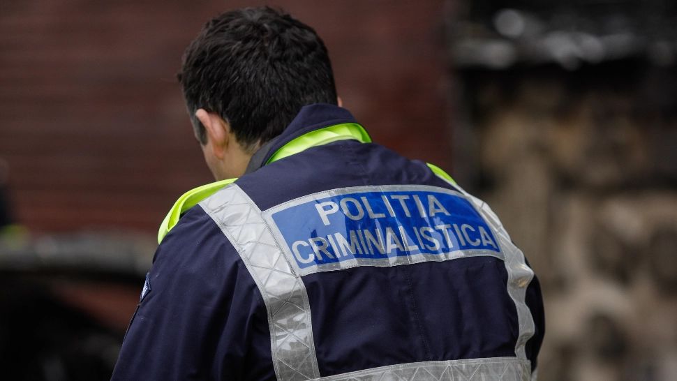 Alertă în București: tânără desfigurată în bătaie, în scara unui bloc din Centrul Vechi. Nimeni nu i-a sărit în ajutor! Ce spune POLIȚIA