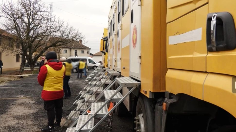 Caravana medicală, speranță pentru mii de români. Consultații gratuite pentru o gamă largă de specializări, în spitalul mobil