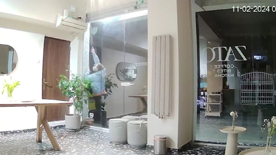 Un medic neurolog a încercat să spargă o cafenea de lux din Capitală înarmat cu o macetă! SURSE: Bărbatul era băut și drogat  VIDEO