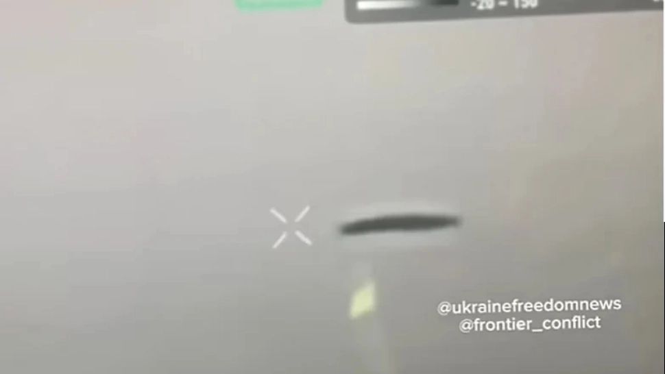 OZN, navă secretă rusească sau simplă iluzie optică? Ce au văzut militarii ucraineni, pe front, în miez de noapte? VIDEO