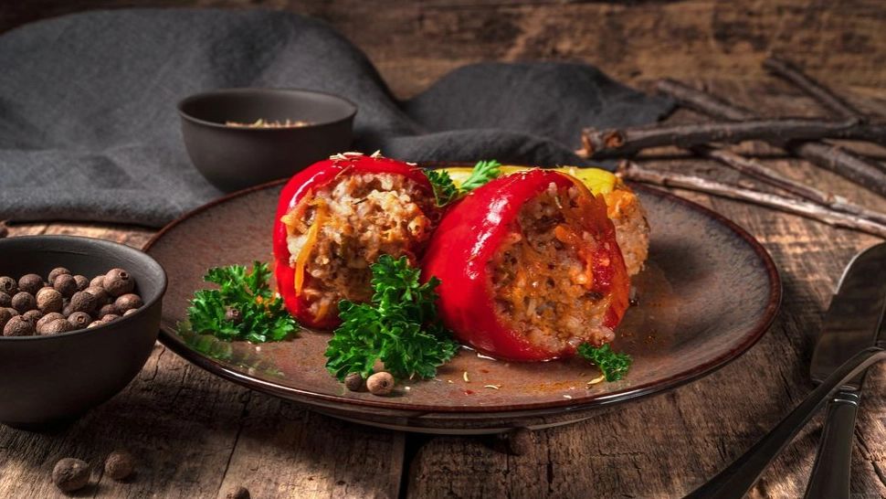  Ce se pune pe fundul oalei la ardei umpluți. Călătorie culinară prin bucătăria balcanică! 