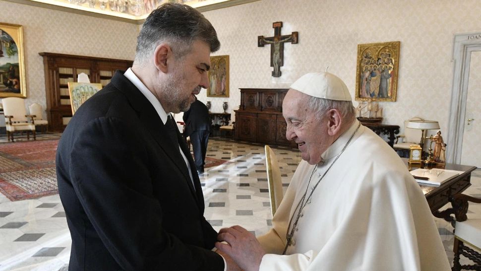 Premierul Marcel Ciolacu a fost primit de Papa Francisc. Ce mesaj de mulțumire i-a transmis șeful guvernului?