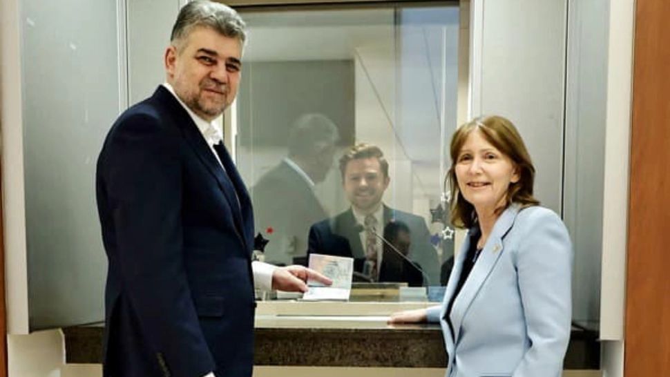 Ciolacu s-a dus să-și ia viză de SUA: „Poate fi atins obiectivul ca, din 2025, românii să călătorească fără vize”