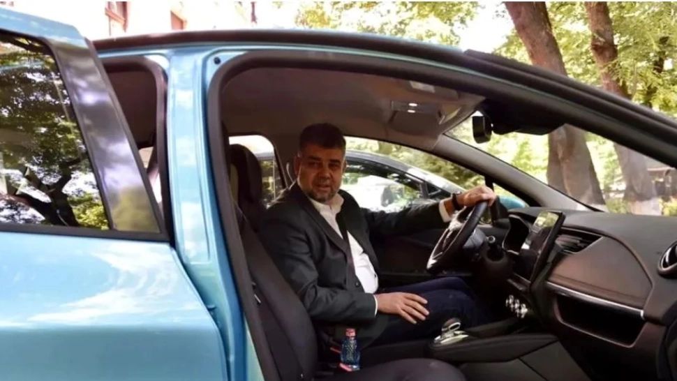 Marcel Ciolacu, în vizită la uzina de Automobile Dacia din Mioveni. Ce miniștri îl însoțesc