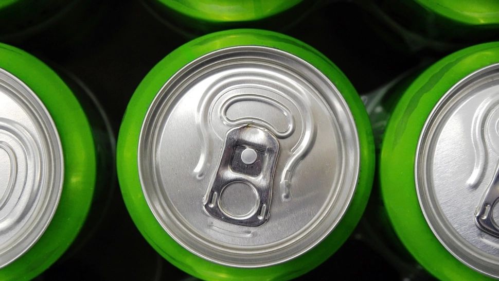 Copiii NU vor mai putea cumpăra energizante. Proiectul de lege, adoptat de Camera Deputaților 