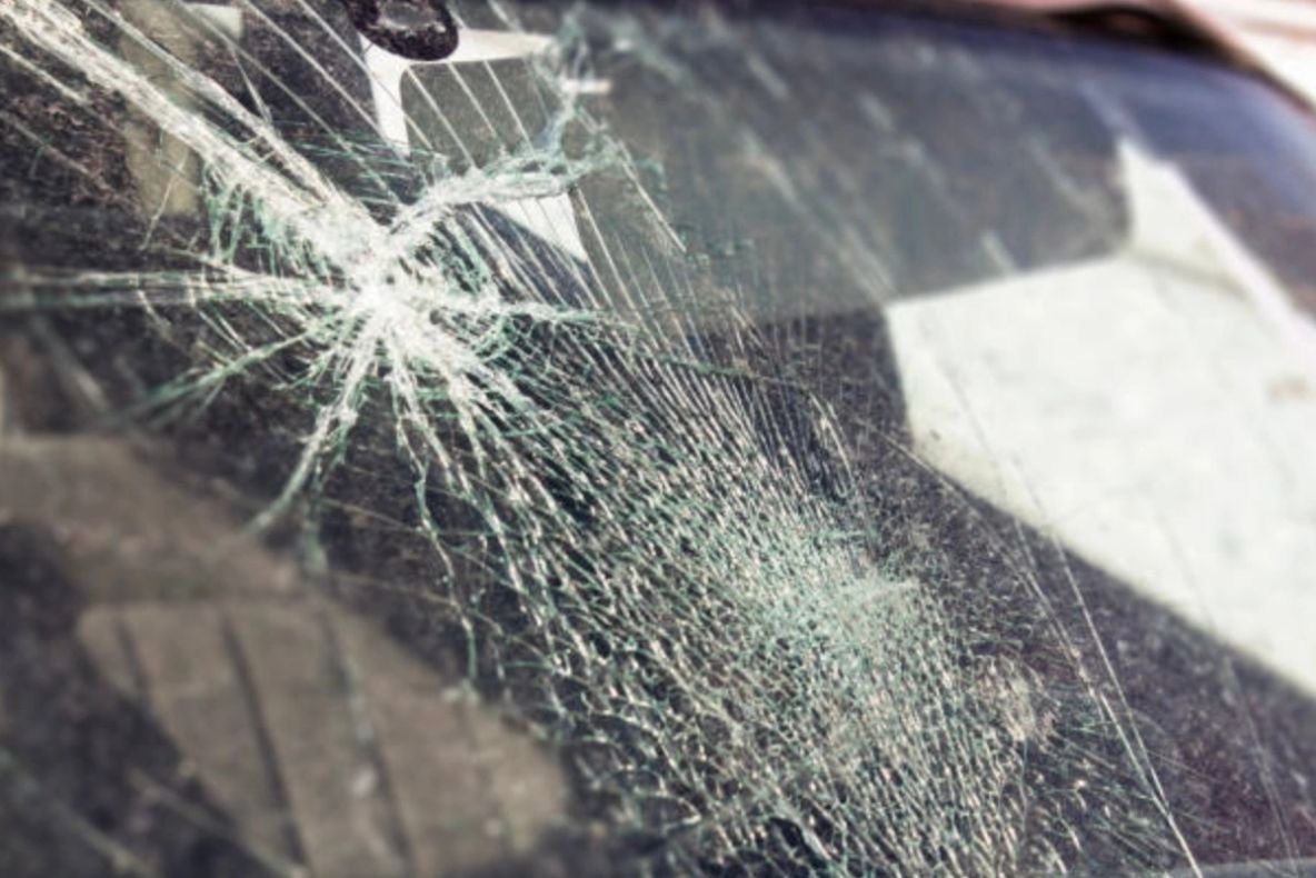 Accident cumplit provocat de un adolescent beat și drogat, în Pădurea Snagov. 5 tineri au ajuns la spital