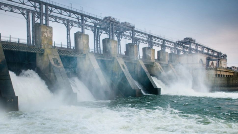 Prosumatorii, atac dur la adresa instituțiilor și companiilor energetice de stat: ca să înțelegi ce postează public Transelectrica, îți trebuie 2–3 facultăți