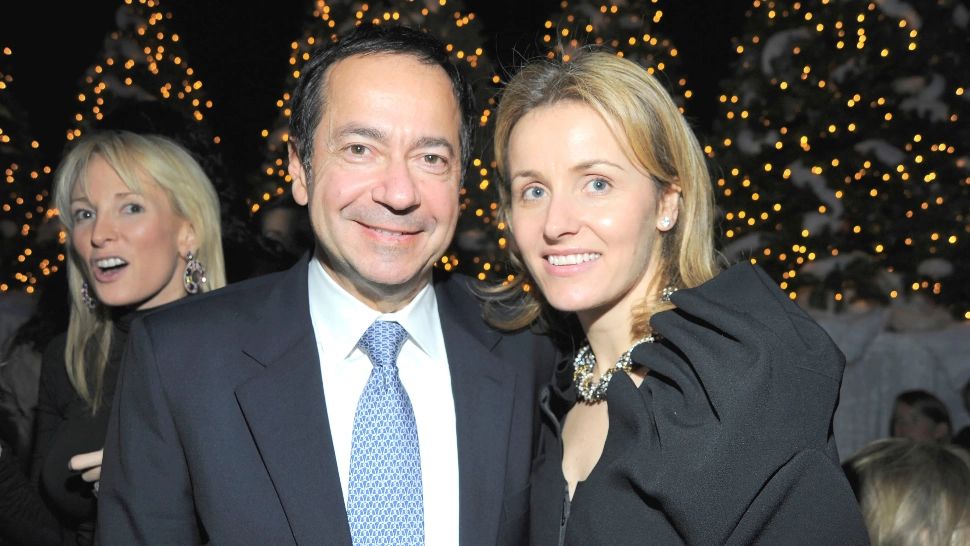 Soția româncă a lui John Paulson, miliardarul american implicat în afacerea Roșia Montană, scandal pe avere - Ce îi cere Jenica din Galați
