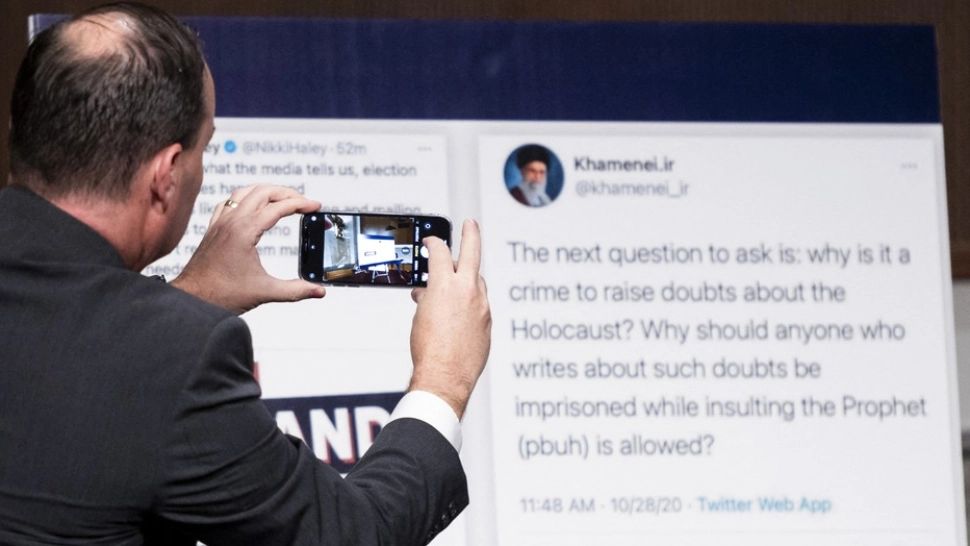 Meta i-a închis liderului suprem iranian, ayatollahul Ali Khamenei, conturile Instagram şi Facebook