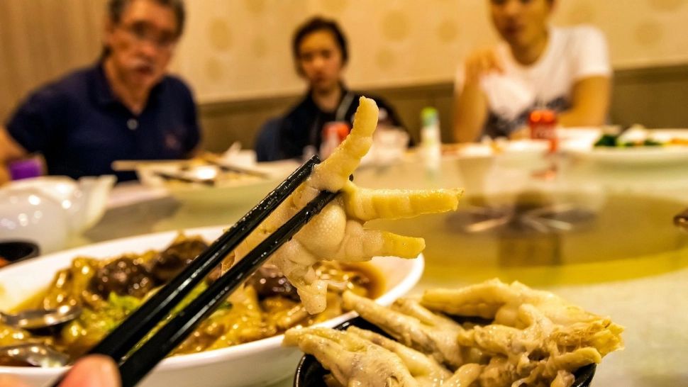 De ce folosesc asiaticii bețișoare pe post de tacâmuri?