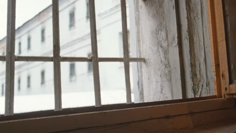 Incident deosebit de grav în Penitenciarul Giurgiu. Deţinut lovit cu un cuţit confecţionat artizanal de către un alt condamnat