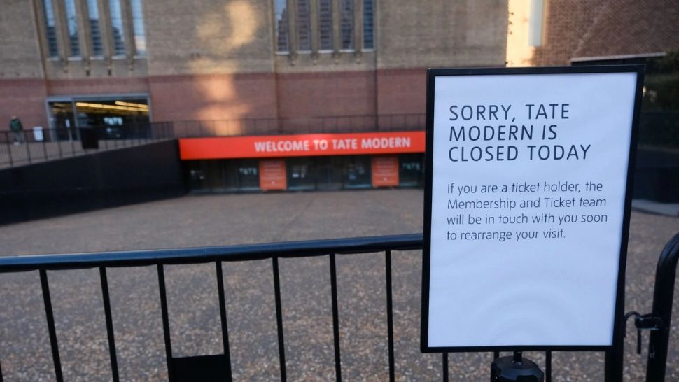Un nou incident la muzeul Tate Modern din Londra. Un bărbat a murit după ce a căzut de pe platforma de observare 