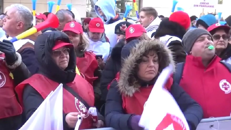Peste 5.000 de sindicaști din Sănătate, așteptați luni la un protest de amploae în fața Guvernului și la ușa lui Rafila