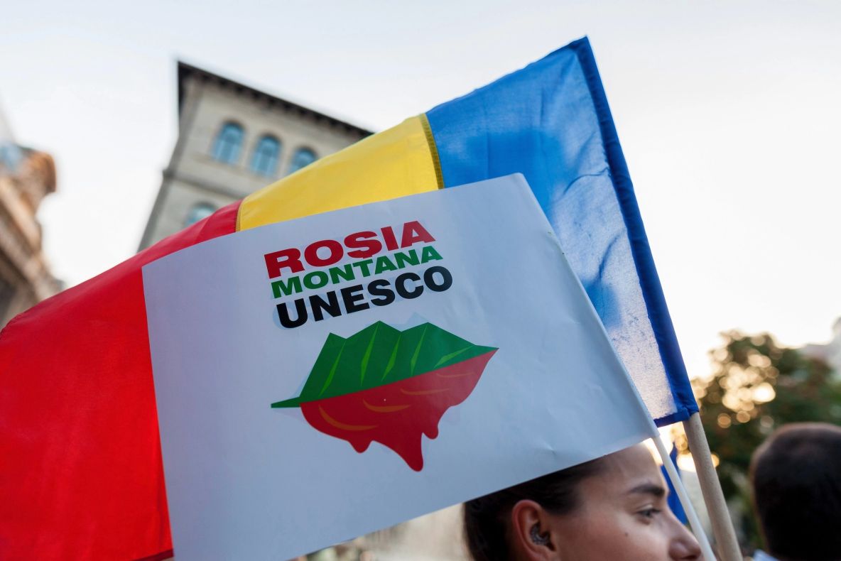 Gabriel Resources a plătit sute de mii de dolari unor profesori de drept pentru a emite opinii împotriva României