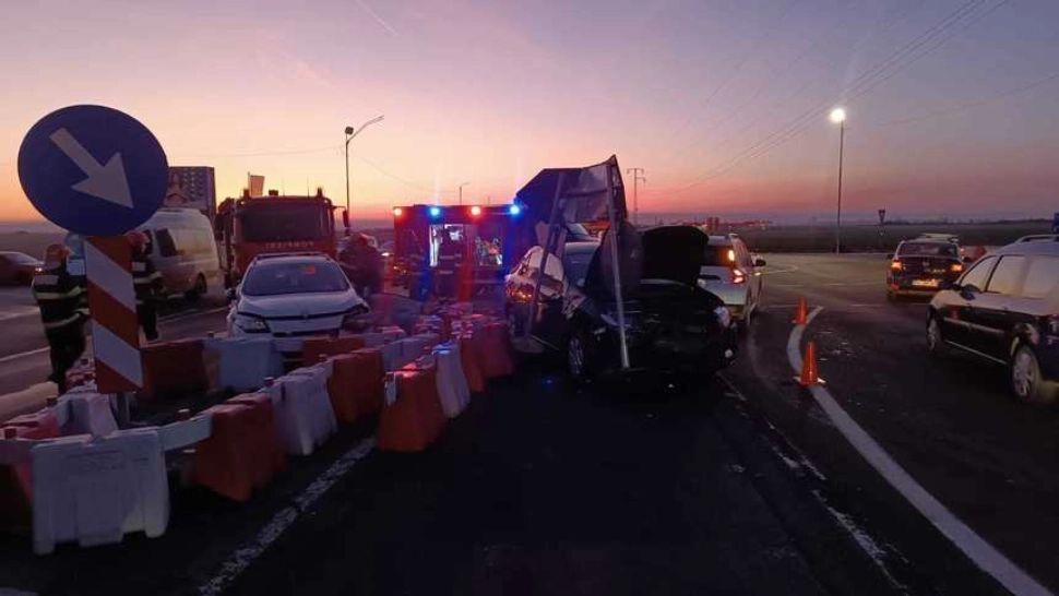 Accident grav pe DN1 soldat cu 9 victime. Una dintre persoane a rămas încarcerată