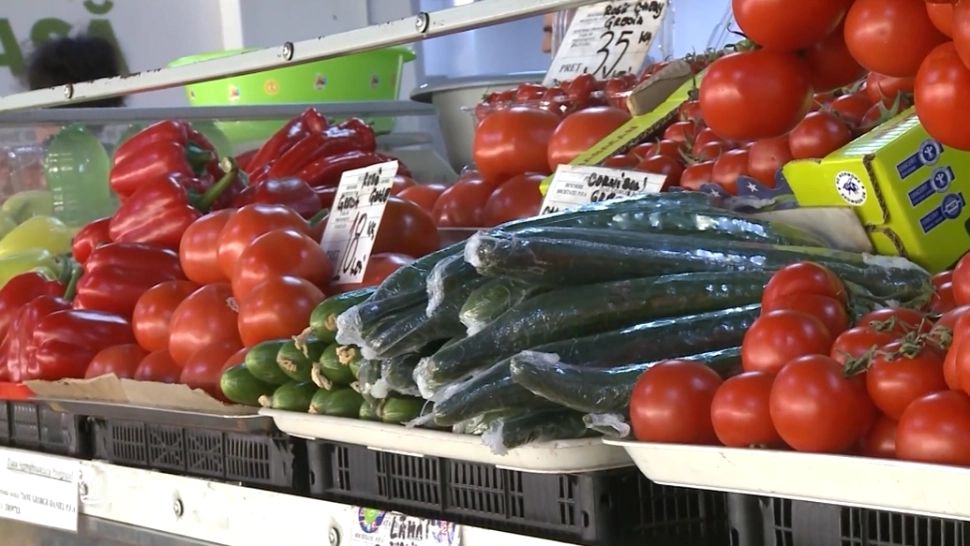 Legumele din serele românești, un adevărat pericol pentru sănătate! În peste 40% dintre acestea s-au descoperit urme de substanțe toxice