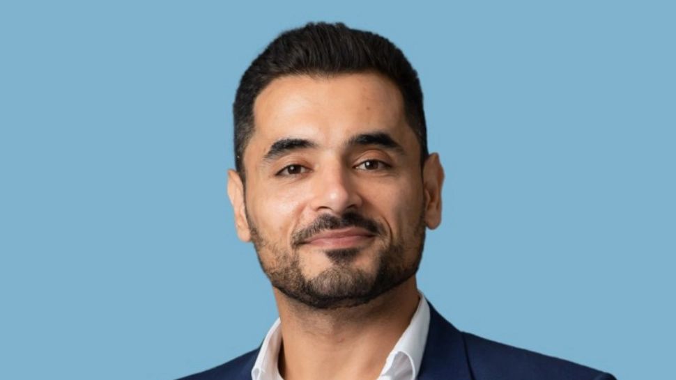 Esteticianul vedetelor, pus pe tușă! Bărbatul este cercetat sub control judiciar și are interdicţia de a mai efectua intervenţii chirurgicale