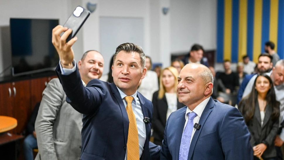 Cătălin Cîrstoiu a început turul de forță pentru câștigarea Primăriei București, cu PNL Sector 4! Mesajul transmis: "Trebuie să fim o echipă"