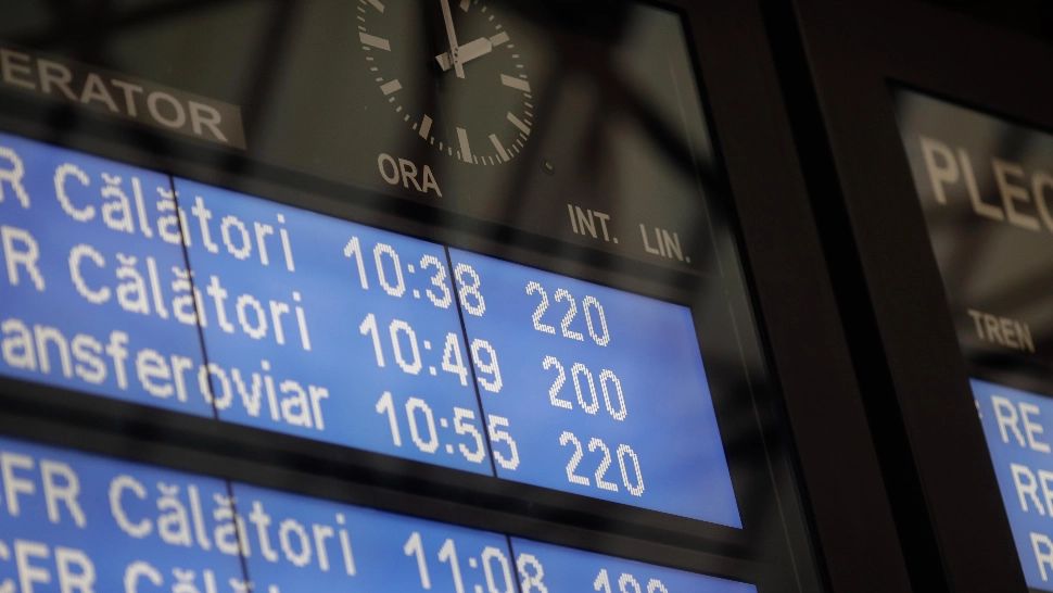 Mersul trenurilor, dat peste cap de lucrările de pe Valea Oltului. Anunțul CFR