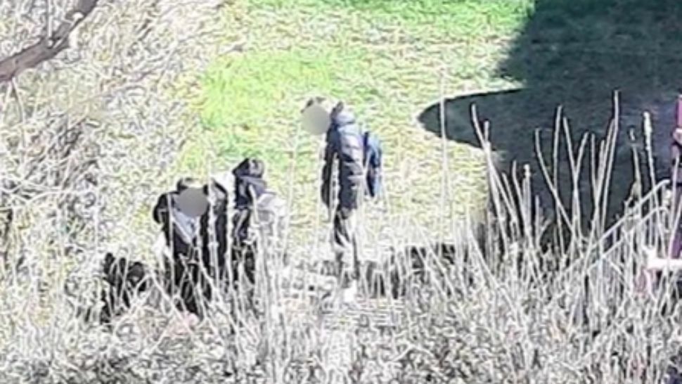 Elevi surprinși în timp ce se drogau într-un parc din Cluj, în plină zi. Scene dramatice