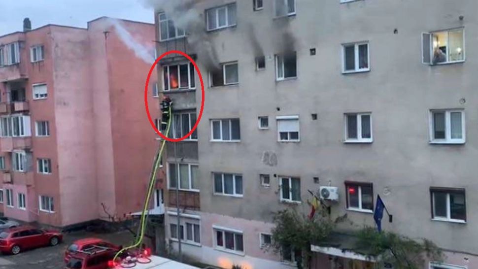 Incendiu într-un bloc de locuințe din Bihor. Alarma s-a dat la primele ore ale dimineții
