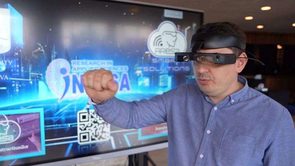 Inteligența Artificială duce medicina în viitor! Aplicația prin care mai mulți medici pot participa la o operație, dezvoltată de cercetătorii români