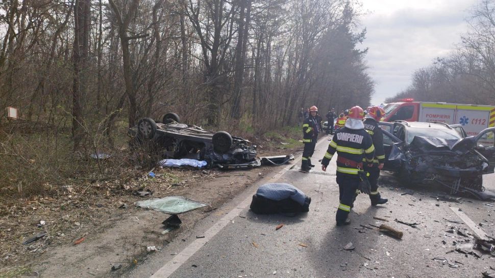 Plan ROȘU de intervenție la Sintești, în urma unui grav accident de circulație. Un mort și 3 răniți, transportați la spital - FOTO