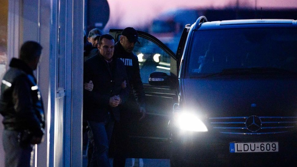 Avocatul lui Cherecheș, ironii după extrădarea în România: „A fost adus în țară fix la 19.00, când sunt toate știrile”