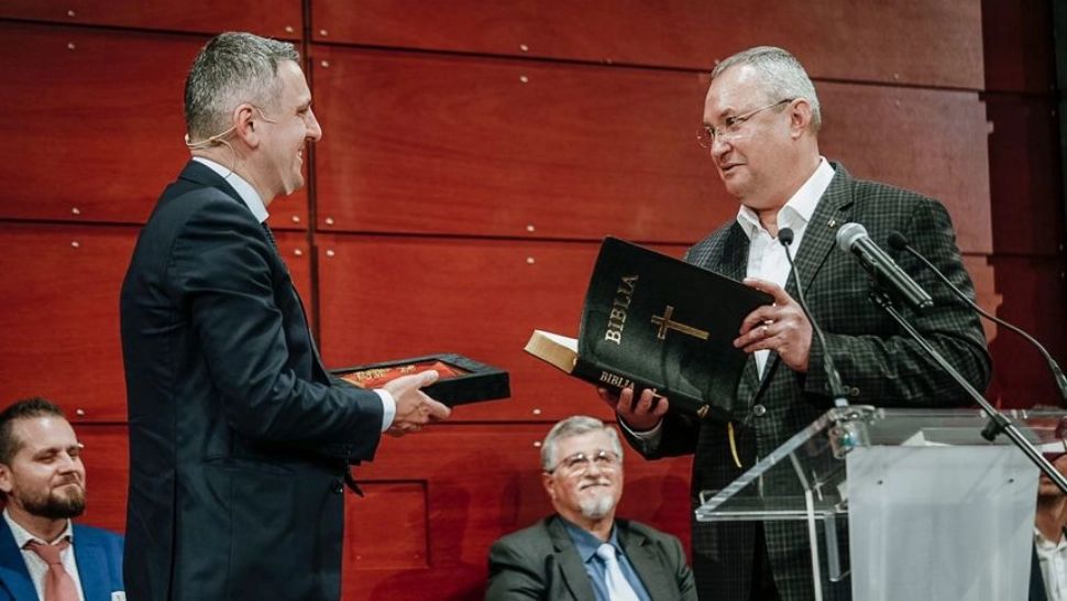 Ciucă, după întâlnirea cu românii din Madrid, la o biserică românească din Spania: Biserica este îndrumare, sprijin şi alinare, pentru românii din ţară, dar cu atât mai mult pentru cei din diaspora