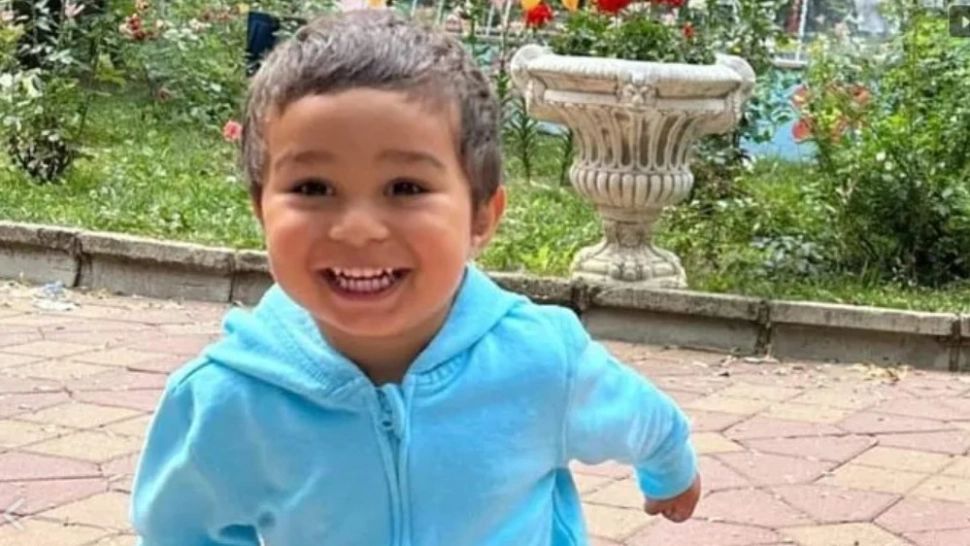 Primele imagini cu copilul de 2 ani dispărut în județul Botoșani. Ampla operațiune de căutare continuă - FOTO