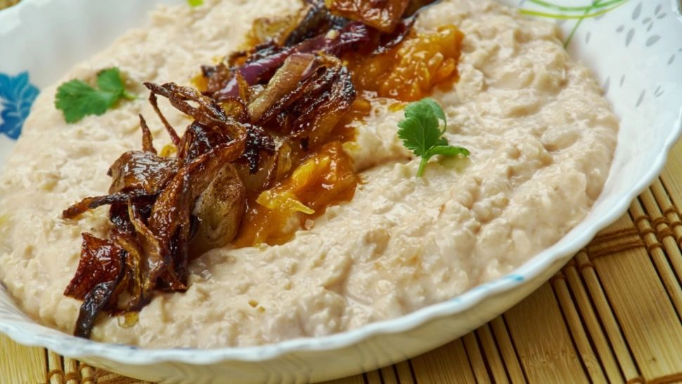 Reţeta moldovenească de fasole bătută. Ingredientul care îi dă un plus de savoare