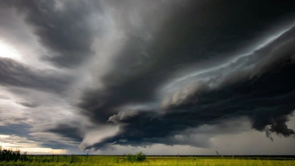 Mai multe județe din țară, lovite de FURTUNI în orele următoare. Meteorologii au emis avertizări nowcasting: zonele vizate