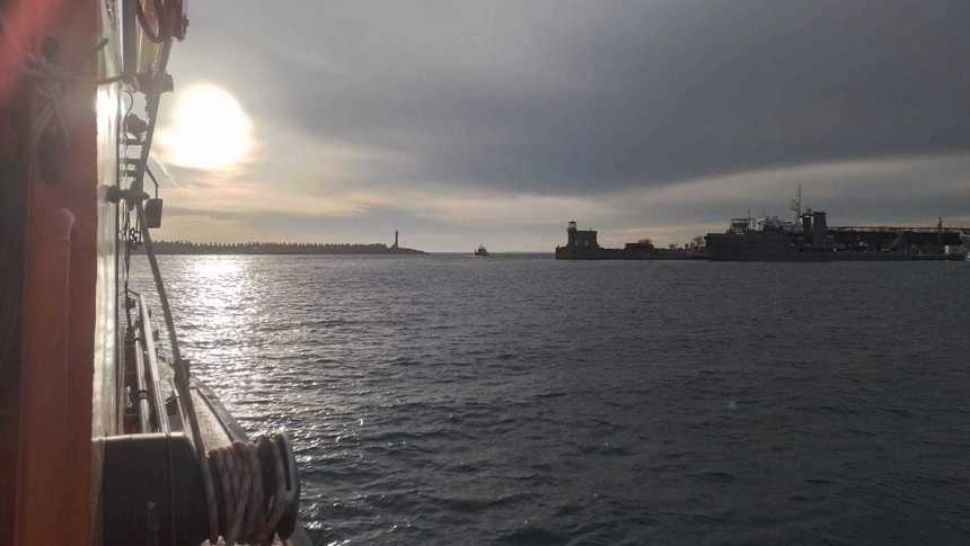 Incendiu la bordul unei nave în apropiere de portul Sulina. Echipajul a refuzat să cooboare