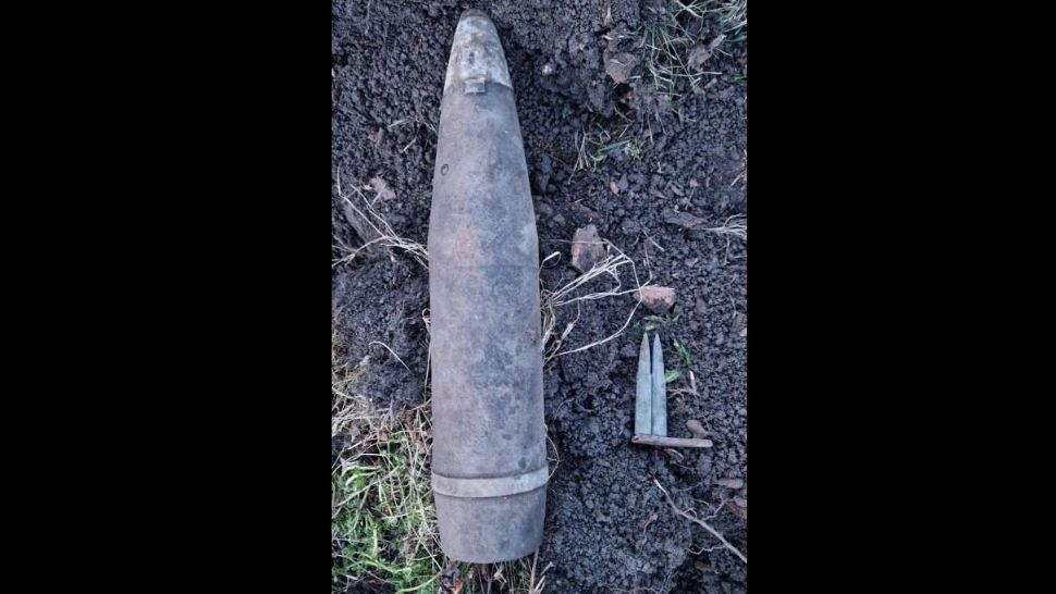 Muniţie din Al Doilea Război Mondial, găsită de un bărbat în curtea sa din satul Gârciu, Harghita