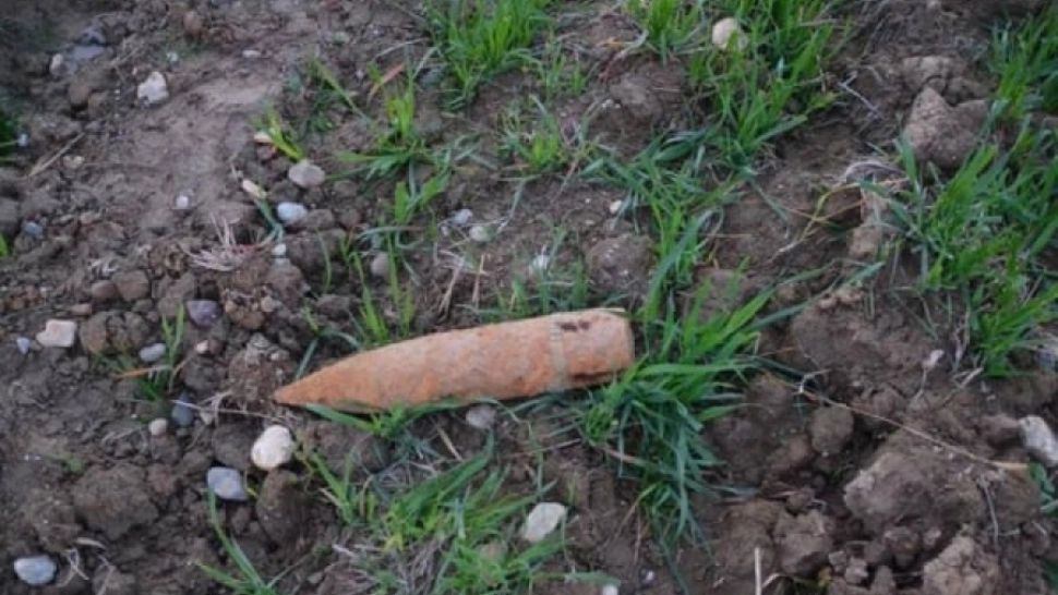 Momente de panică pentru elevii unei școli din Galați. Un coleg a venit cu un..obuz la școală