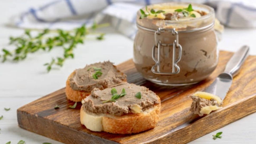 OTRAVA din pateul vegetal. Ingredientul TOXIC pe care îl ignoră toți consumatorii: de ce femeile NU trebuie să-l mai mănânce