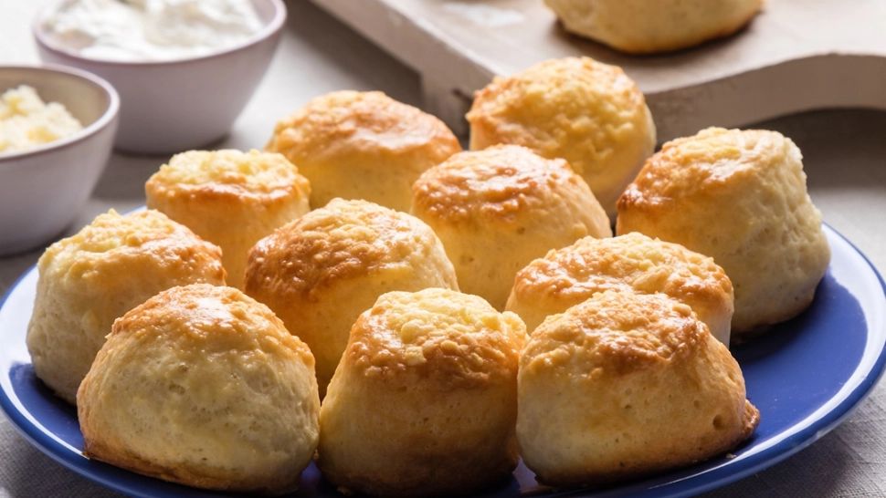 Pogăcele cu brânză și unt. Rețetă pentru gustări delicioase