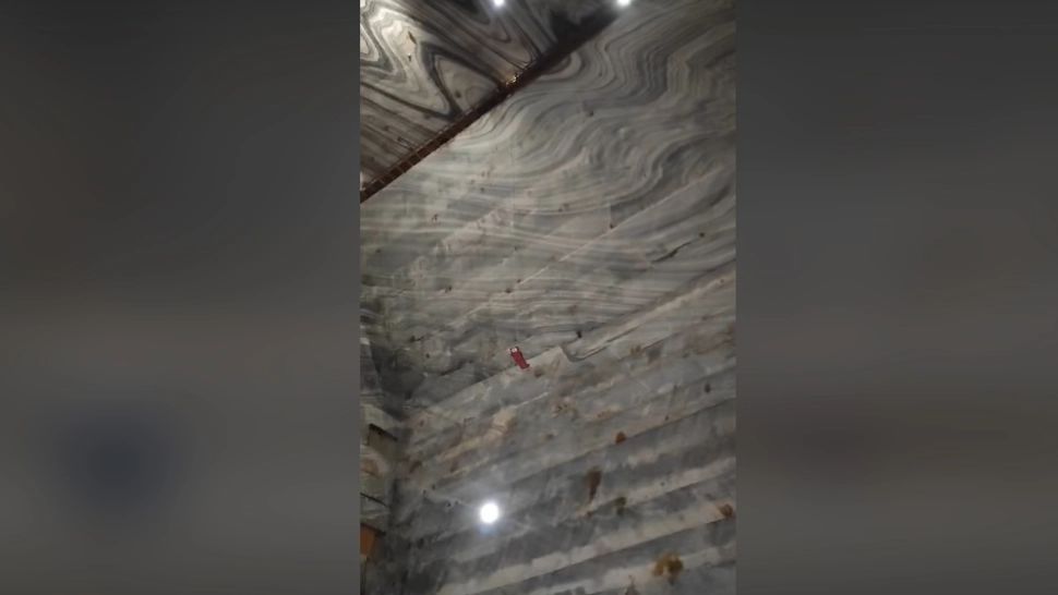 Muncitor decedat în salina Slănic Prahova, coborât cu targa de la înălțime. VIDEO