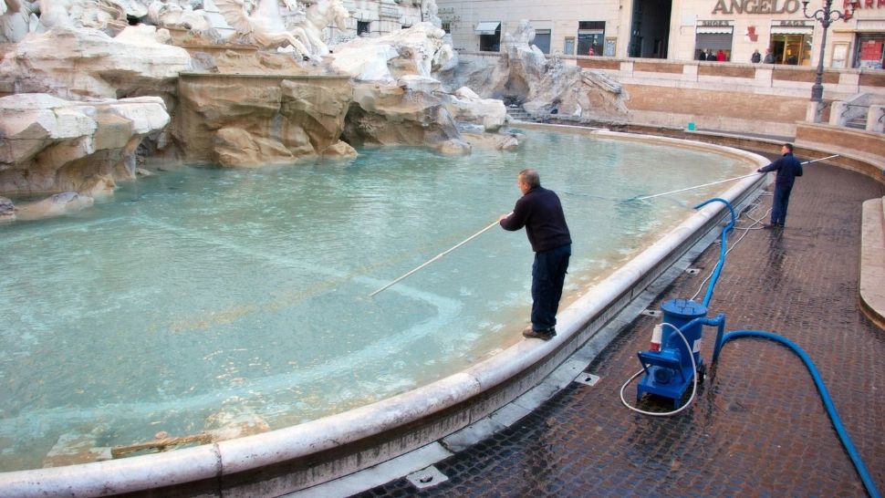 Câți bani au strâns autoritățile într-un singur an din monedele aruncate de turiști în celebra Fontana Di Trevi, din Roma