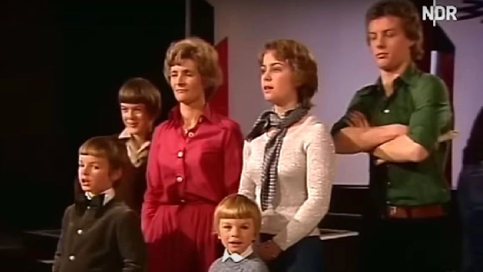 Ursula von der Leyen, CÂNTĂREAȚĂ. Cum arăta șefa Comisiei Europene când visa la o carieră pop- VIDEO