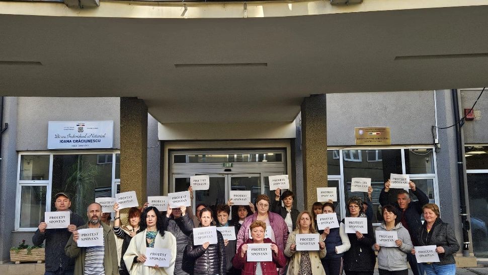 Protest spontan la Registrul Comerțului. Activitatea cu publicul este suspendată
