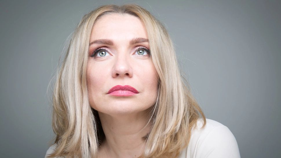 O cunoscută prezentatoare TV din România, amenințată cu moartea de fostul iubit. Vedeta trăiește în teroare