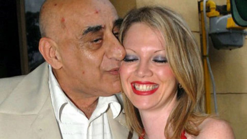 Revoltă pe internet, Oana Lis își vinde icoanele din casă