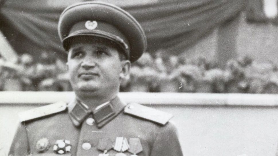 Ce carnet de șmecher avea Nicolae Ceaușescu! Era membrul 0000001 în Partidul Comunist - FOTO