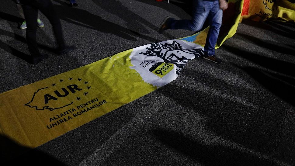 Dezertări în masă: sute de membri AUR au fugit la PNL. Ce i-a nemulţumit