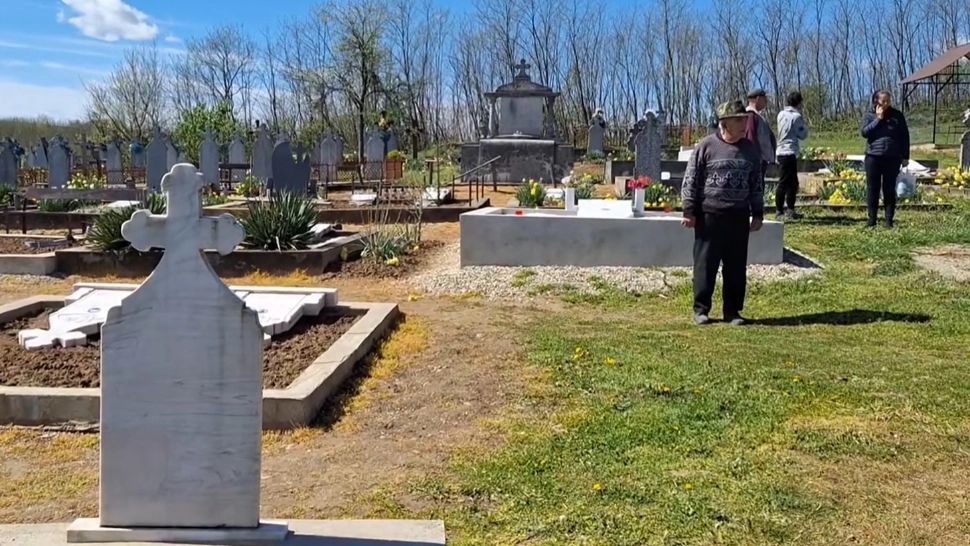 100 de morminte profanate în mai multe cimitire din Timiș. Oamenii sunt șocați, poliția a declanșat o anchetă uriașă - VIDEO