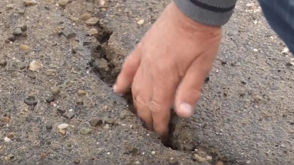 Noul drum Iași-Suceava s-a SURPAT la 6 luni de la inaugurare! Proiectul a costat  100 milioane de euro: oamenii sunt revoltați