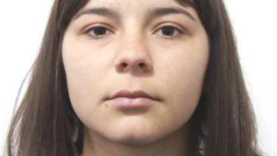 Alertă de copil dispărut în Olt! O fată de 14 ani ani este căutată de poliție, după ce a plecat duminică de acasă şi nu s-a mai întors